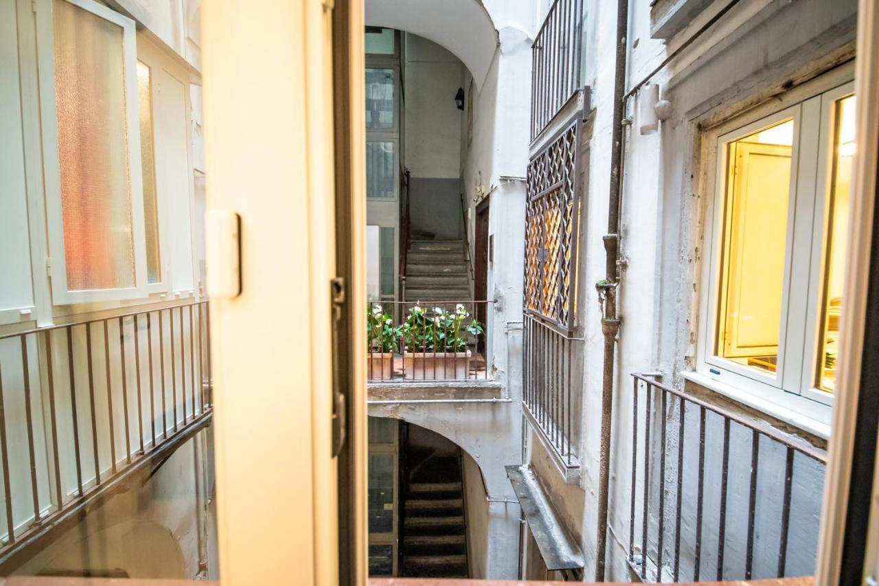 B&B Napoli Time Exteriör bild